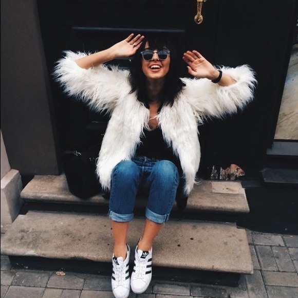 LAST ONE! HOST PICK 12/24 🎉 Fluffy Faux Fur Coat - Picture 3 of 8